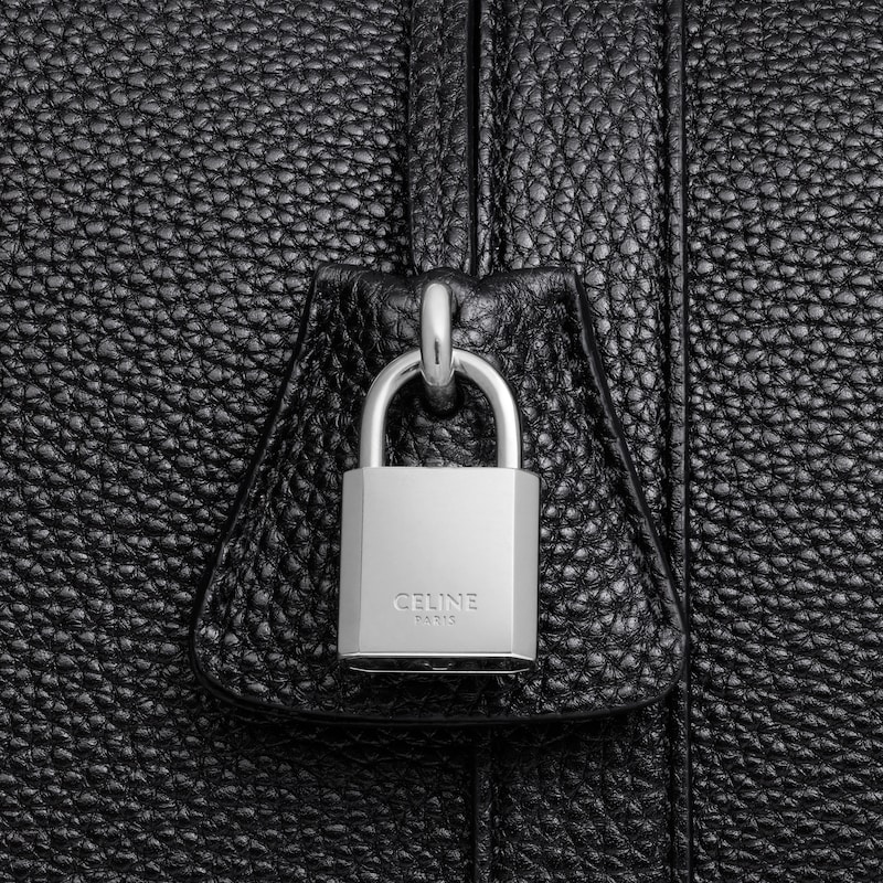 large travel bag in grained calfskin
