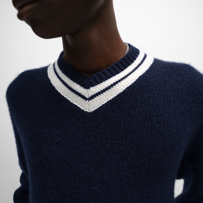 v-neck sweater in cashmere