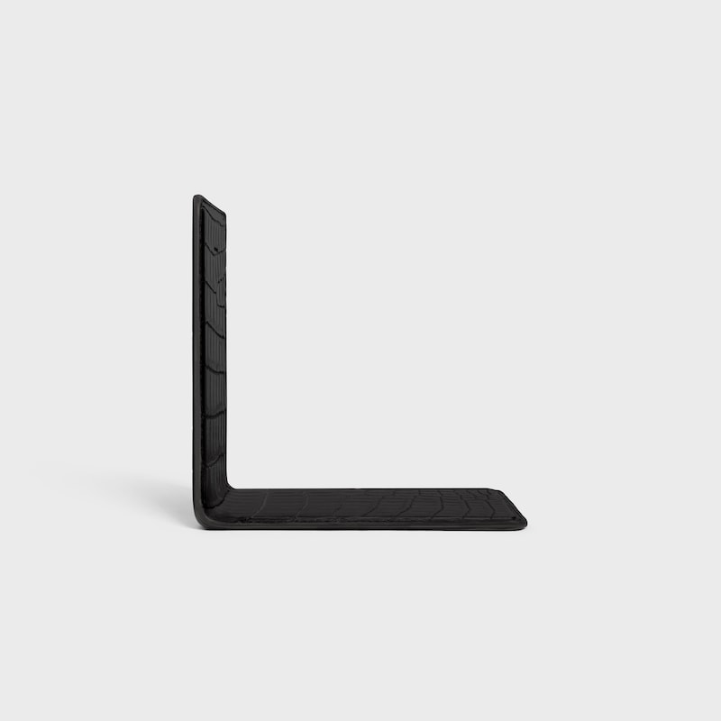 bookend in crocodile