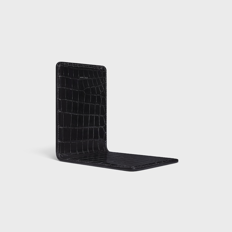 bookend in crocodile