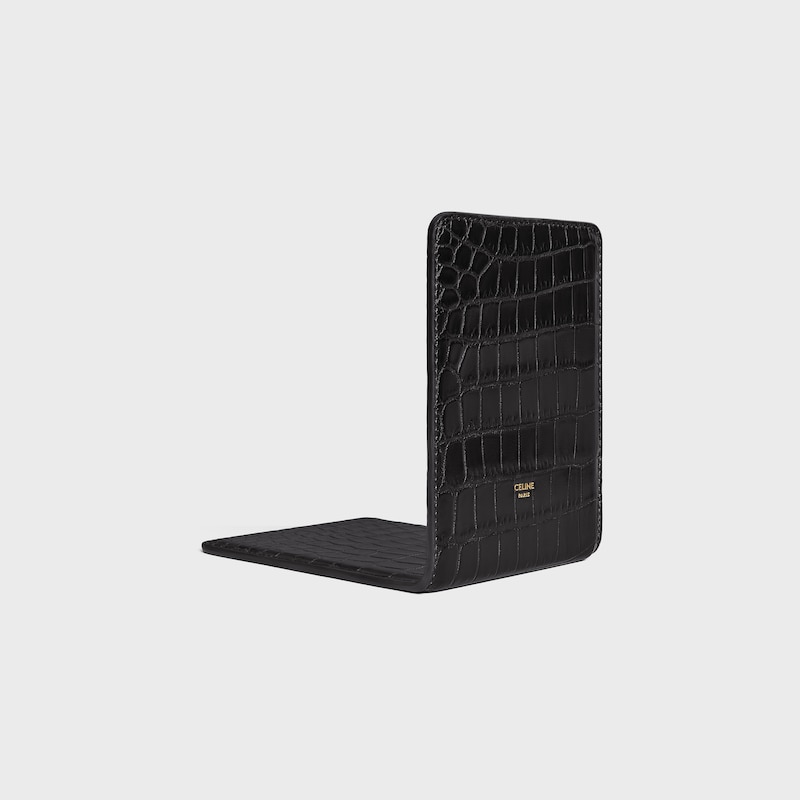 bookend in crocodile