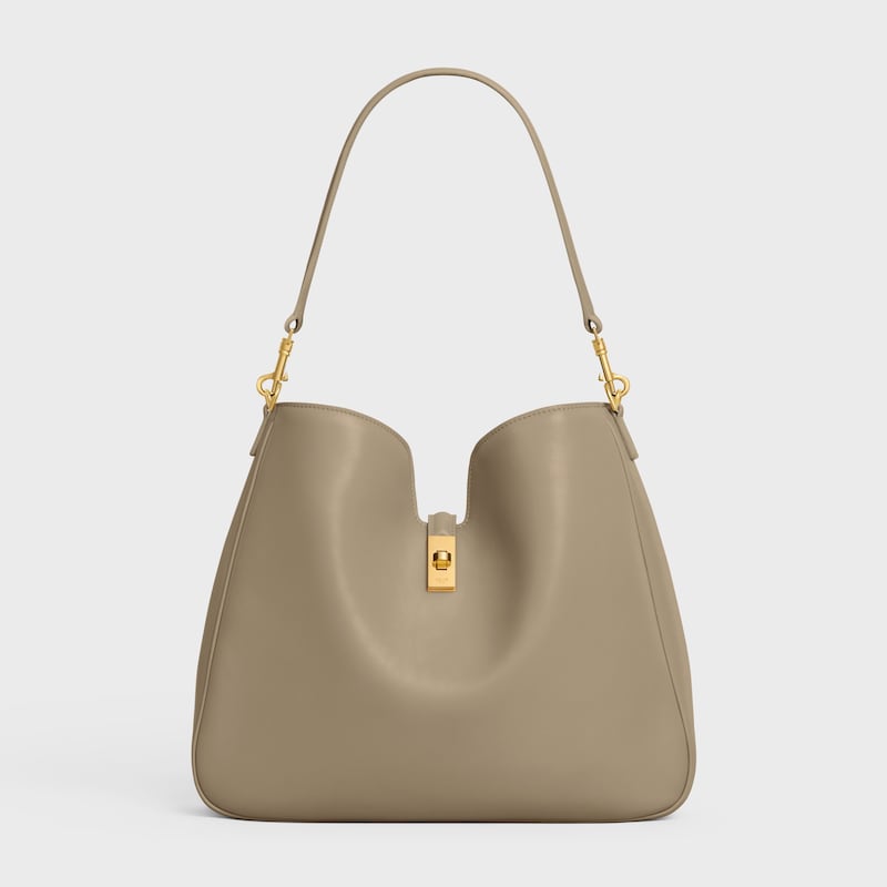 medium camille 16 soft bag in smooth calfskin