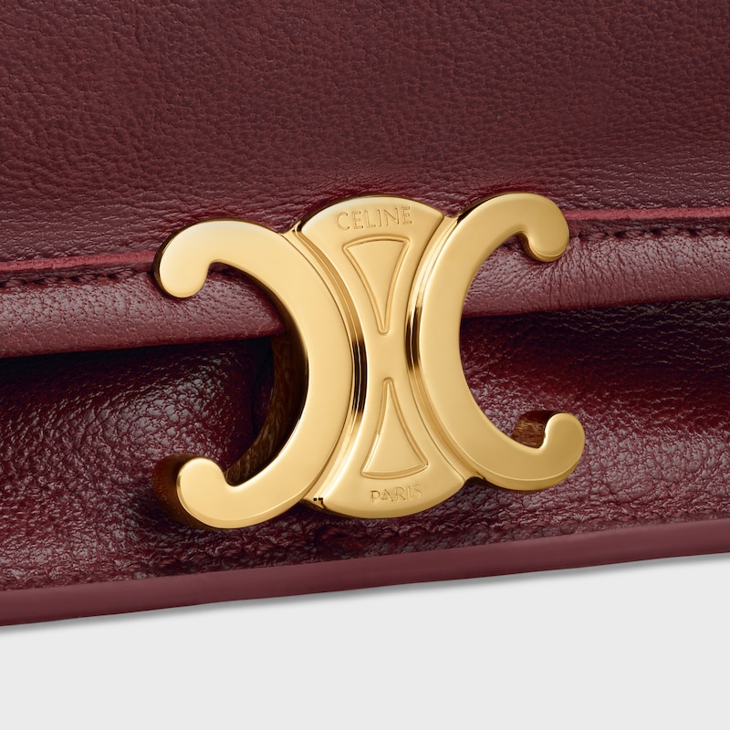 soft triomphe besace in supple shiny lambskin